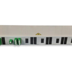 JAOTINPANEELI 19" 1x4+1x8 LCA